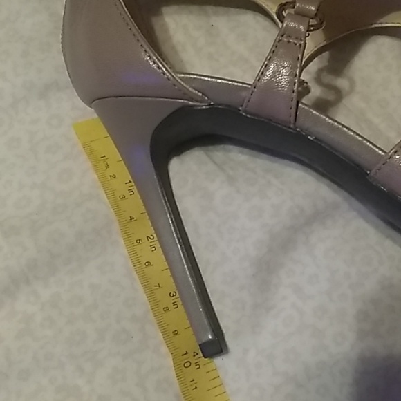 Heels - Picture 2 of 6